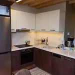 Nikole's Cozy 80m2 Tirós