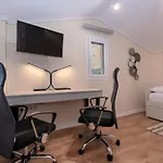 Nikole's Cozy 80m2 Tirós