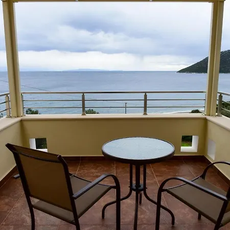 Nikole's Cozy 80m2 Hébergement de vacances *