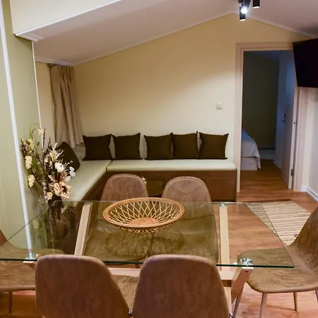 Nikole's Cozy 80m2 * Tirós