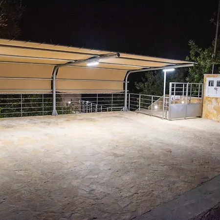 Nikole's Cozy 80m2 * Tirós