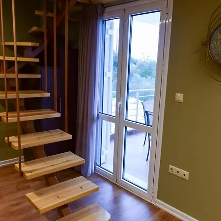 펜션 Nikole's Cozy 80m2 *