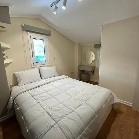 Nikole's Cozy 80m2 Hébergement de vacances Tirós