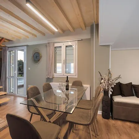 度假居 Nikole's Cozy 80m2 Tirós