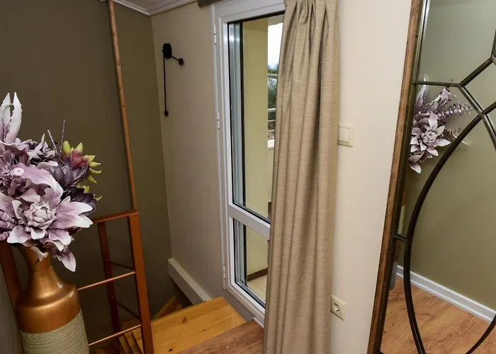 Nikole's Cozy 80m2 * Tirós