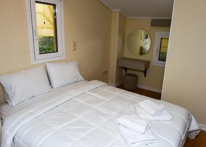 Nikole's Cozy 80m2 펜션 Tirós