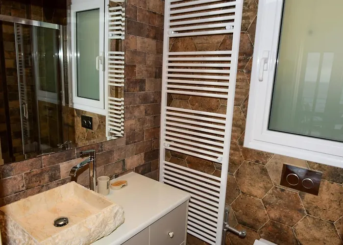 Nikole's Cozy 80m2 *