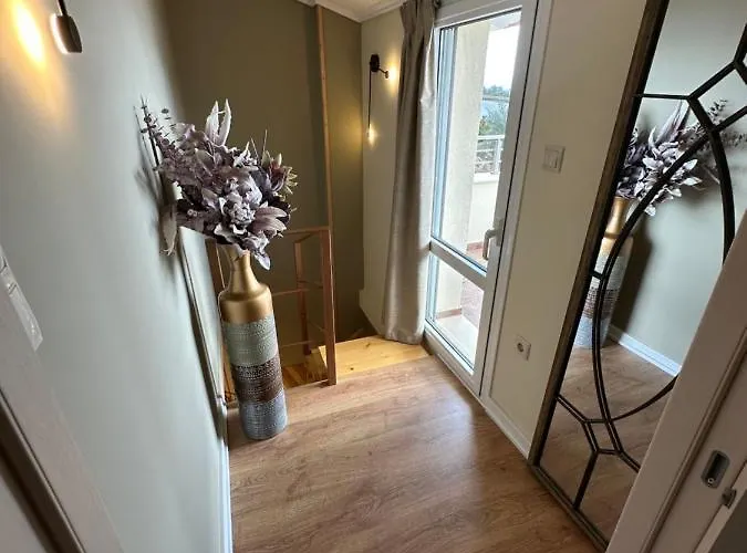 Nikole's Cozy 80m2 Tirós