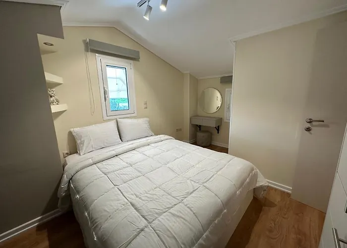 Nikole's Cozy 80m2 Vakantiehuis Tirós