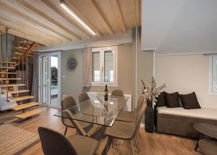 펜션 Nikole's Cozy 80m2 Tirós